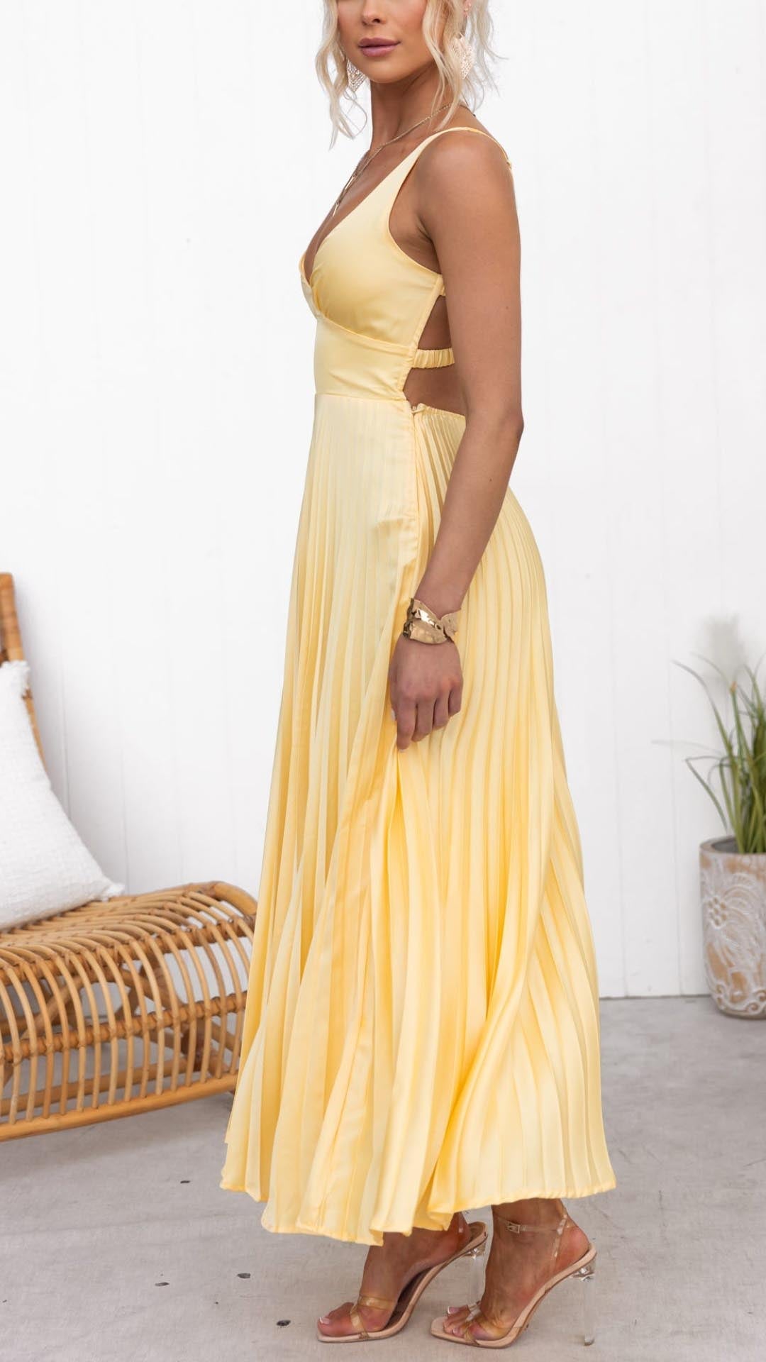 Alexandra | Radiant Pleated Elegance